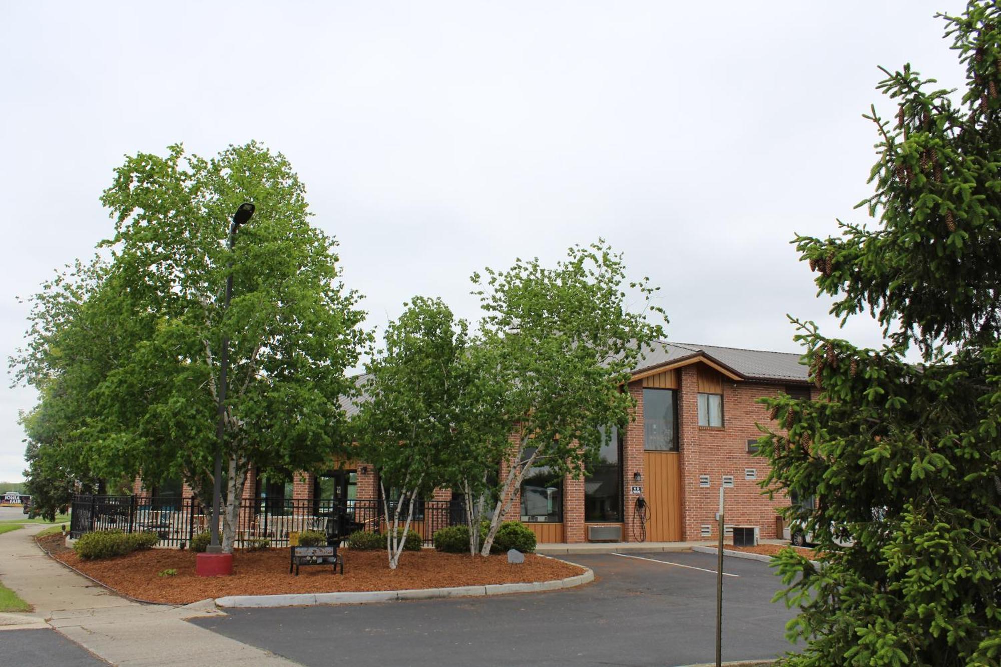 American Inn And Suites Ionia Exterior photo