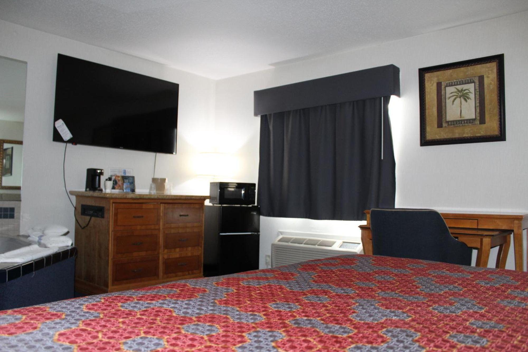American Inn And Suites Ionia Exterior photo